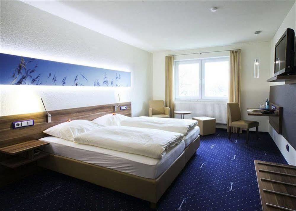 Hotel Im Schuetzenhof, Jever Exterior photo